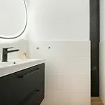 Stylowy Z Parkingiem By Renters 우치