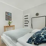 아파트 Stylowy Z Parkingiem By Renters 우치
